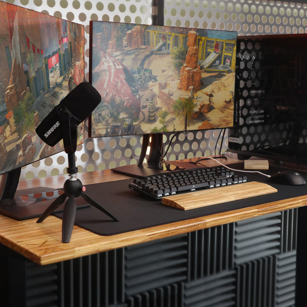 <tc>Revive Gaming Desk</tc>